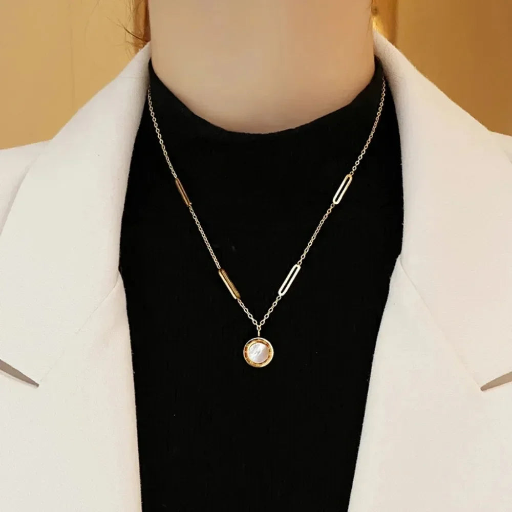 Collar Romano Dorado